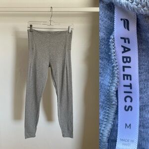 FABLETICS Light Gray Athletic LEGGINGS Size Medium